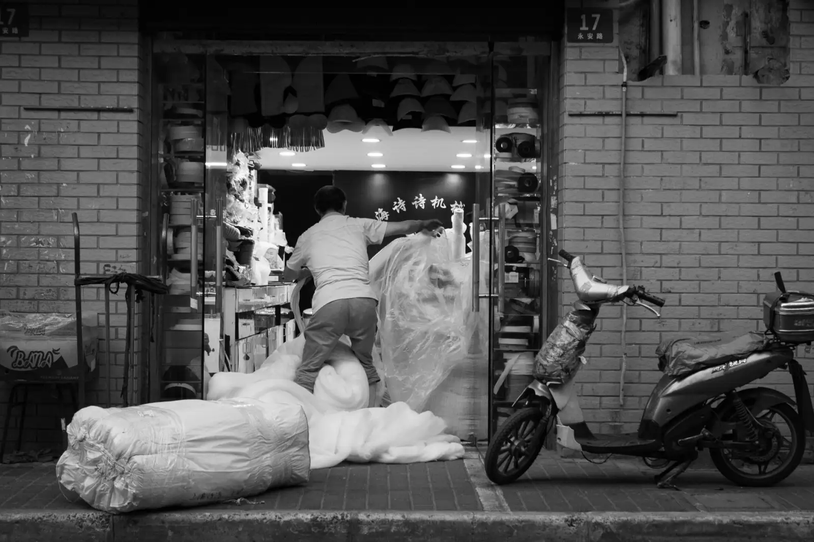 徐州电子元件选型指南：电子科技企业配套服务要点解析